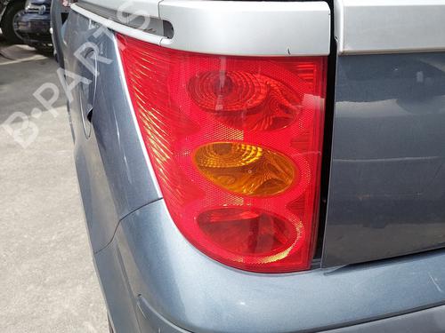 left-taillight-peugeot-1007-km_-2005-36263948 main image