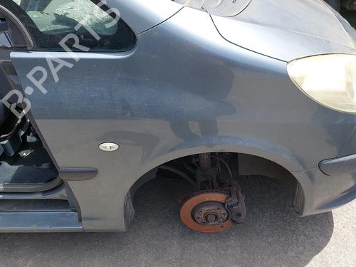 right-front-fenders-peugeot-1007-km_-2005-36274684 main image