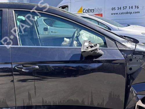 right-front-door-seat-leon-5f1-2012-2013-2014-2015-2016-2017-2018-2019-2020-2021-36478304 main image