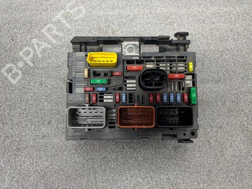 Used Fuse box Fuse box PEUGEOT PARTNER Box Body/MPV 1.6 (90 hp) 36568090 36568090