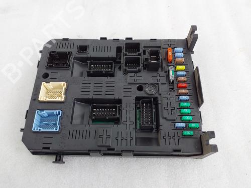 Used Fuse box Fuse box 36676944 36676944