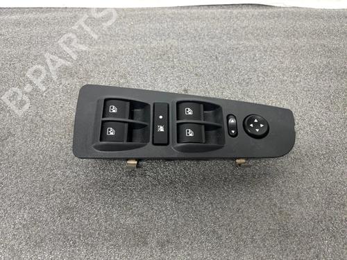 Used Left front window switch Left front window switch FIAT LINEA (323_, 110_) 1.3 D Multijet (323AXB11, 323AXB1A) (90 hp) 36756179 36756179