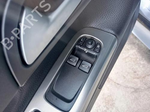 Venstre fortil elrude kontakt Venstre fortil elrude kontakt VOLVO C30 (533) T5 (220 hp) 36810276 36810276