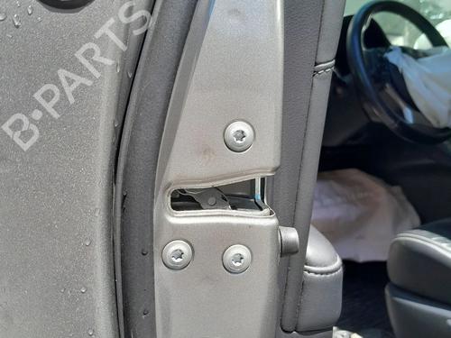 front-left-lock-lexus-ct-zwa10_-2010-37004699 main image