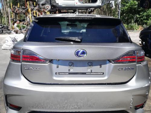 tailgate-lexus-ct-zwa10_-2010-37004690 main image
