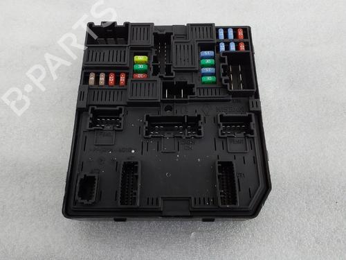 Zekeringkast Zekeringkast RENAULT MEGANE IV Hatchback (B9A/M/N_) 1.5 dCi 110 (B9A3) (110 hp) 37071133 37071133