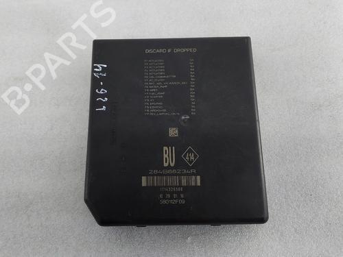 Fuse box RENAULT MEGANE IV Hatchback (B9A/M/N_) 1.5 dCi 110 (B9A3) | BP37071133E1 - Image 2