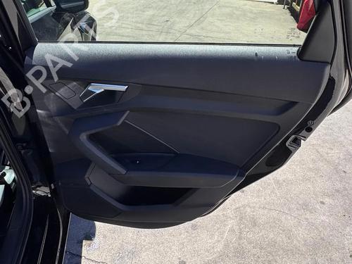 Guarnecido trasero derecho Guarnecido trasero derecho AUDI A3 Sportback (8YA, 8YF) 30 TFSI (110 hp) 37423239 37423239