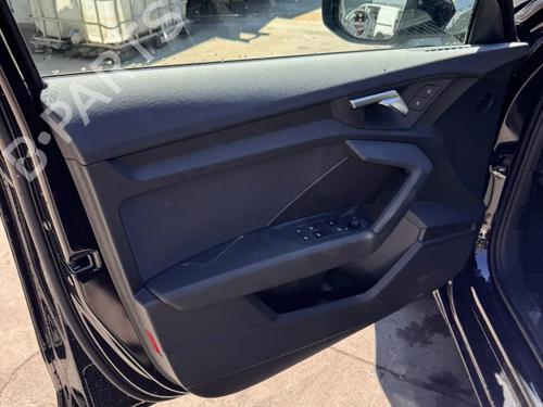 Guarnecido delantero izquierdo Guarnecido delantero izquierdo AUDI A3 Sportback (8YA, 8YF) 30 TFSI (110 hp) 37423238 37423238