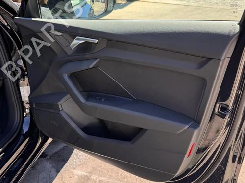 Guarnecido delantero derecho Guarnecido delantero derecho AUDI A3 Sportback (8YA, 8YF) 30 TFSI (110 hp) 37423237 37423237