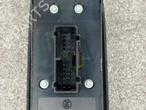 Left front window switch VOLVO V50 (545) 1.6 D | BP37447024I27 - Image 2