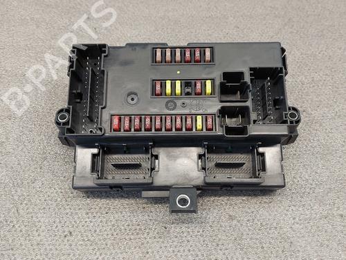 Used Fuse box Fuse box 37526284 37526284