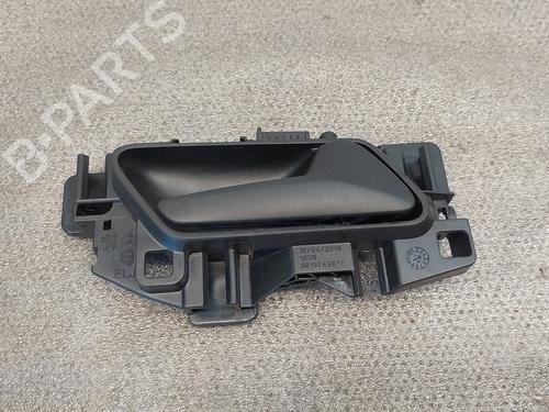Used Front right interior door handle Front right interior door handle 37610359 37610359