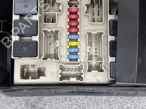 Fuse box RENAULT CLIO III (BR0/1, CR0/1) 1.2 16V (BR02, BR0J, BR11, CR02, CR0J, CR11) | BP37802349E1 - Image 3