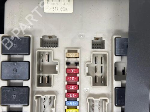 Fuse box RENAULT CLIO III (BR0/1, CR0/1) 1.2 16V (BR02, BR0J, BR11, CR02, CR0J, CR11) | BP37802349E1 - Image 2