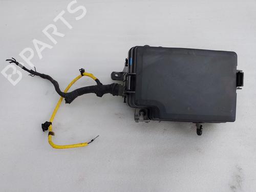 Used Fuse box Fuse box 38049278 38049278