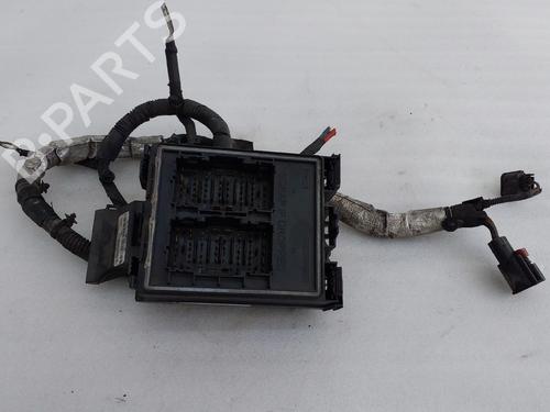 Used Fuse box Fuse box 38339635 38339635