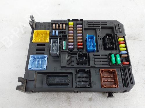 Used Fuse box Fuse box 38339798 38339798