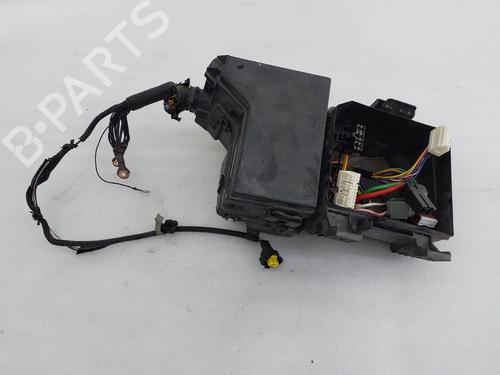 Used Fuse box Fuse box 38874752 38874752