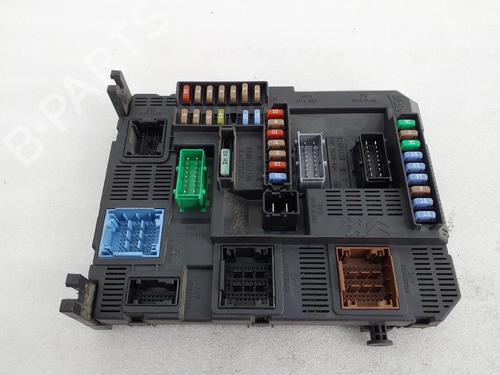 Used Fuse box Fuse box 38937781 38937781