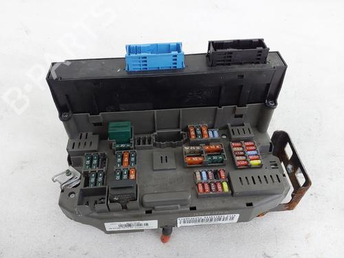 Used Fuse box Fuse box 38962688 38962688