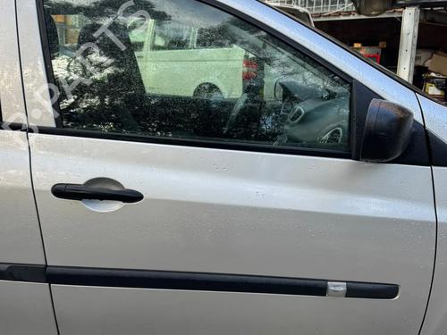 right-front-door-renault-clio-iii-br01-cr01-2005-2006-2007-2008-2009-2010-2011-2012-2013-2014-39593645 main image