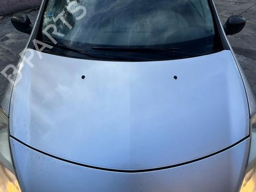 hood-renault-clio-iii-br01-cr01-2005-2006-2007-2008-2009-2010-2011-2012-2013-2014-39593638 main image