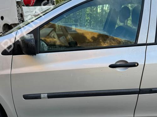 left-front-door-renault-clio-iii-br01-cr01-2005-2006-2007-2008-2009-2010-2011-2012-2013-2014-39593633 main image