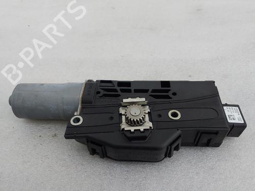 Used Sunroof engine Sunroof engine PEUGEOT 3008 II SUV (MC_, MR_, MJ_, M4_) 1.2 THP/ PureTech 130 (MRHNSM, MRHNSU, MRHNSJ, MRHNYW,... (131 hp) 39724136 39724136