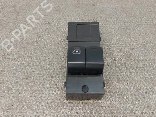 Mando elevalunas delantero izquierdo Mando elevalunas delantero izquierdo NISSAN MICRA III (K12) 1.2 LPG (80 hp) 39887867 39887867