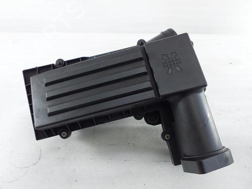 Used Air filter box Air filter box VW GOLF V Variant (1K5) 1.9 TDI (105 hp) 39951963 39951963