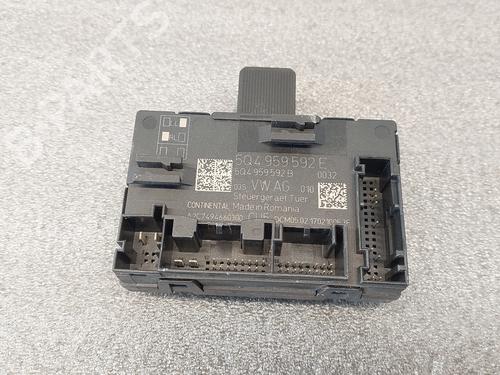 Used Electronic module Electronic module VW GOLF VII Variant (BA5, BV5) 1.6 TDI (115 hp) 40084671 40084671