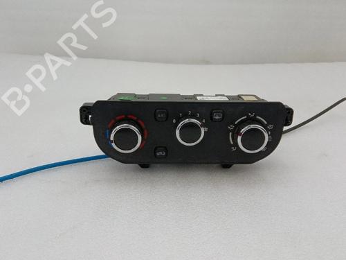 climate-control-dacia-spring-2020-27285828 main image
