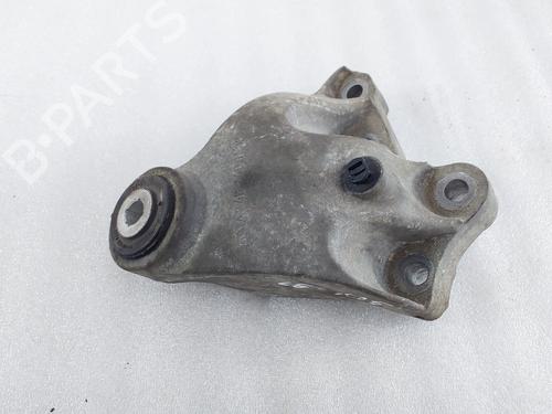 Used Engine mount Engine mount MERCEDES-BENZ A-CLASS (W176) A 200 CDI (176.001) (136 hp) 40197182 40197182