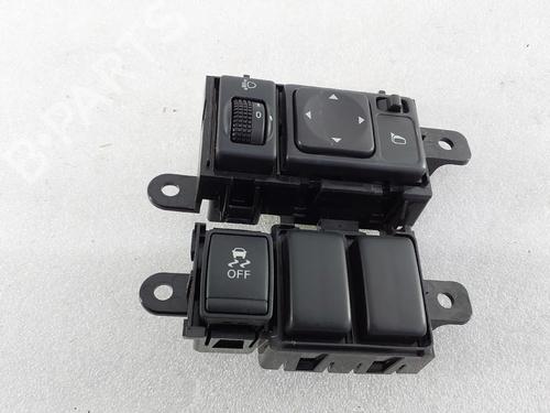 Used Switch Switch NISSAN JUKE (F15) 1.5 dCi (110 hp) 40502826 40502826
