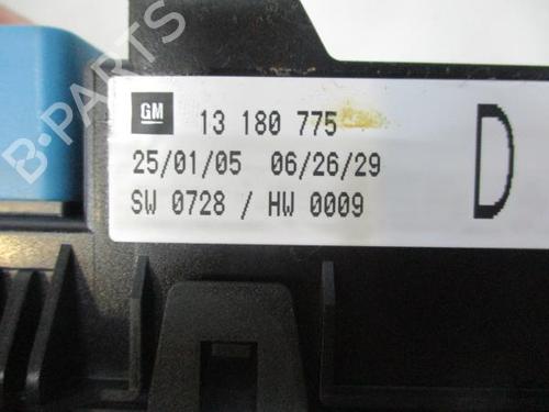 Fuse box OPEL ASTRA H Estate (A04) 1.7 CDTI (L35) | BP16602727E1 