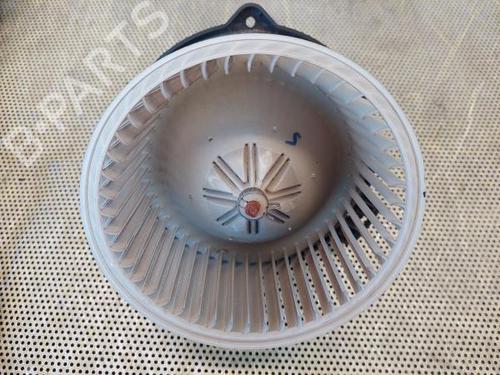 Heater blower motor MITSUBISHI CARISMA Saloon (DA_) 1.3 16V | BP16624023M62