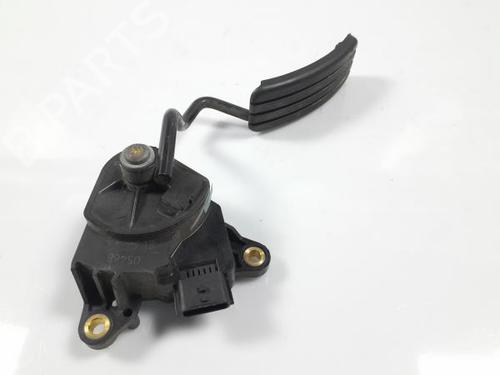 Used Pedal RENAULT CLIO III (BR0/1, CR0/1) 1.5 dCi (BR17, CR17) (86 hp) 16754762