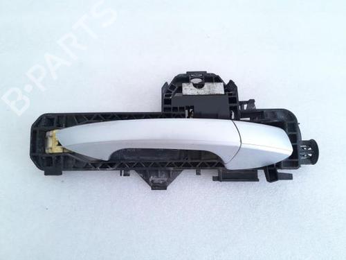 Używane Klamka zewnętrzna drzwi przednich prawych MERCEDES-BENZ C-CLASS (W204) C 200 CDI (204.007, 204.006) (136 hp) 17544408