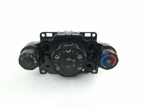 Used Climate control FORD FIESTA V (JH_, JD_) 1.25 16V (70 hp) 21759334