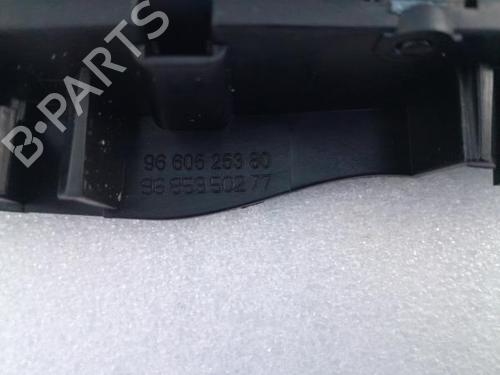 Front right exterior door handle PEUGEOT 508 SW I (8E_) 1.6 HDi | BP22406004C129 