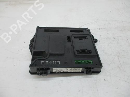 Used Fuse box RENAULT MEGANE III Hatchback (BZ0/1_, B3_) 1.5 dCi (106 hp) 16596049