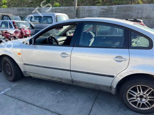 Front left lock VW PASSAT B5 (3B2) 1.6 | BP30148861C98 