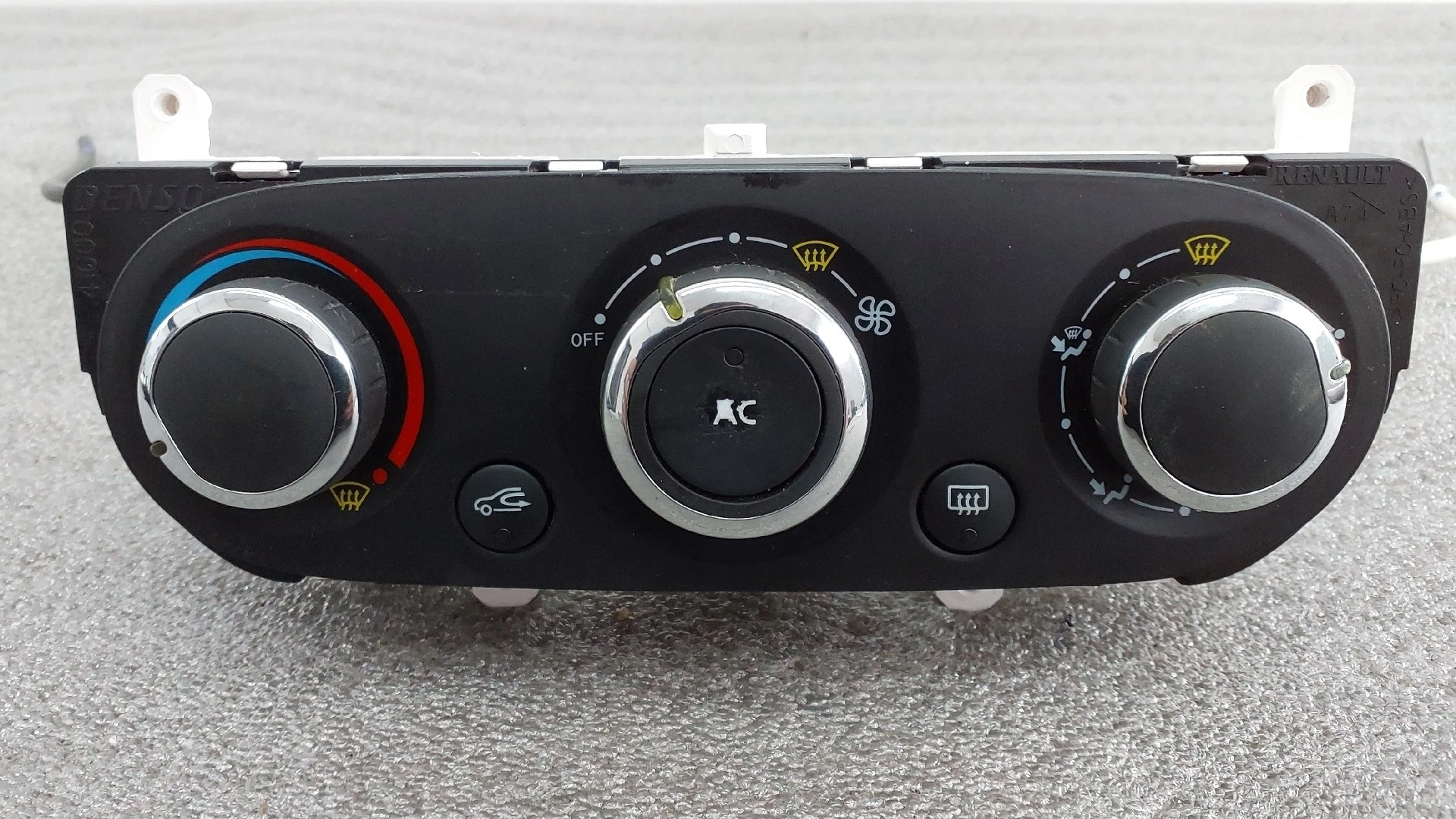 Buse Ventilateur Pour Renault CLIO IV 0.9 TCE 90 (2012>) - Réf. 214753416R - Occasion