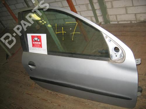 Used Right front door PEUGEOT 206 Hatchback (2A/C) 1.4 i (75 hp) 4574973