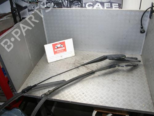 Used Front windshield wiper arm FORD FOCUS C-MAX (DM2) 2.0 TDCi (136 hp) 15223842