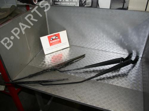 Used Front windshield wiper arm FORD FIESTA V (JH_, JD_) 1.3 (60 hp) 15223616