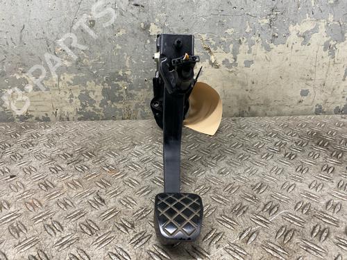 Used Clutch pedal Clutch pedal 39585666 39585666