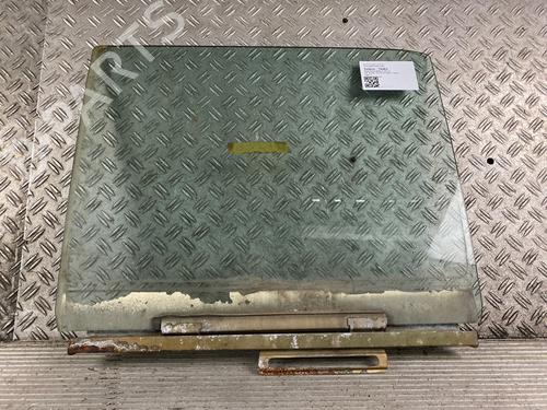 Vidro porta trás esquerda MERCEDES-BENZ /8 (W114) 230.6 (114.015) (120 hp) OEM GRÜN