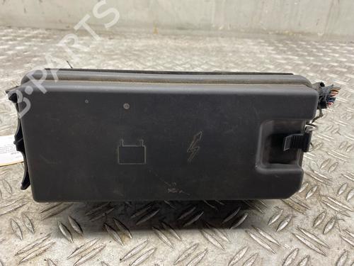 Used Fuse box Fuse box 37024963 37024963